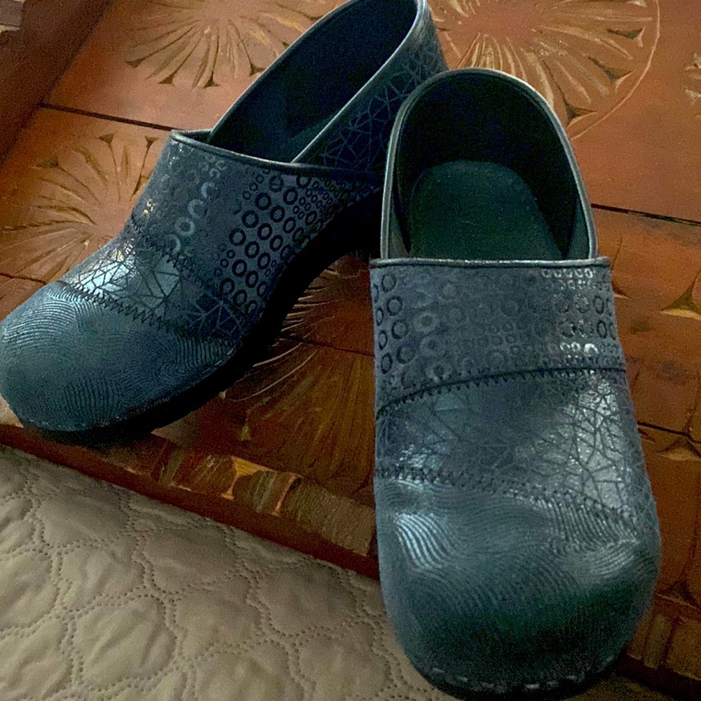Sanita clogs. Blue micro suede and black.